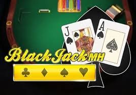 မြန်မာကစားသမားများ မိုဘိုင်းဖုန်းဖြင့် Slot ကစားနေသောမြင်ကွင်း